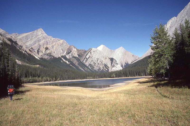 C Rockies 050 Sep-1981 Jacques Lake Hike.jpg